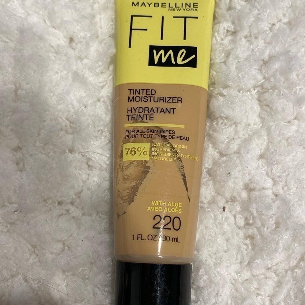 Maybe Kline tinted moisturizer # 220